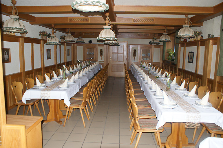 Gasthof Zum Doppeladler - Festtafel im Nebenzimmer